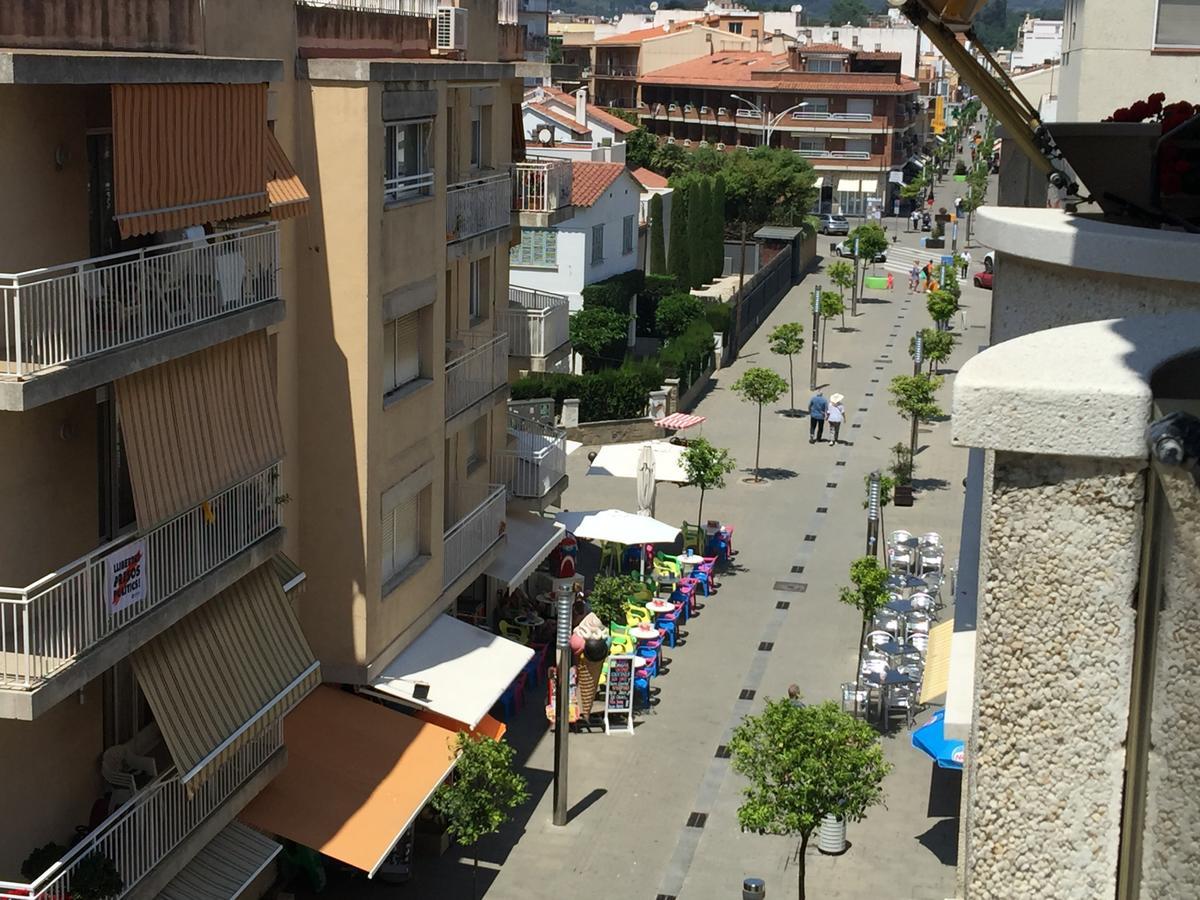 Vivalidays Michele Apartment Pineda de Mar Exterior photo